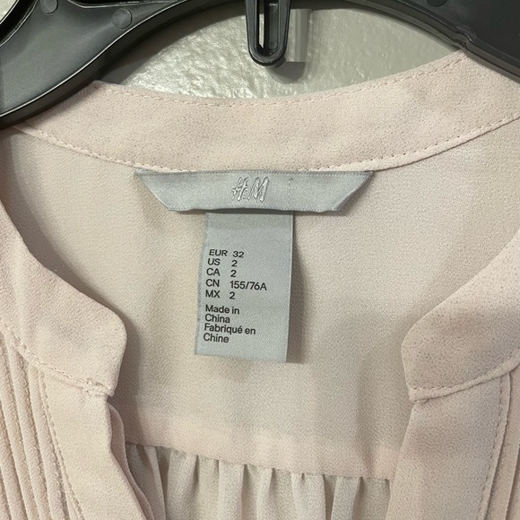 H&M 3/4 sleeve light pink blouse - Picture 4 of 4